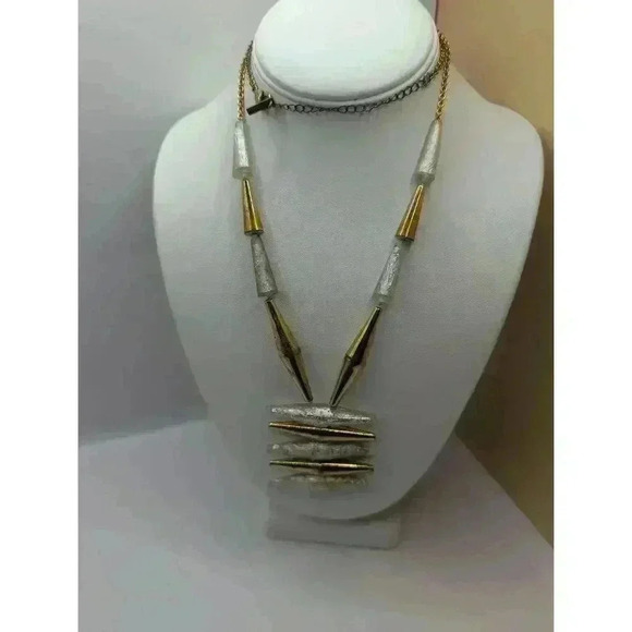 Jewelmint Gold Tone Beaded Pendant Statement Necklace - Picture 3 of 6